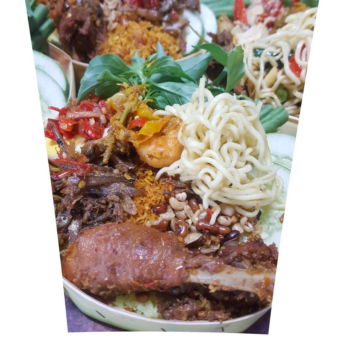 Proses Pembuatan Nasi Ayam Ibu Oki